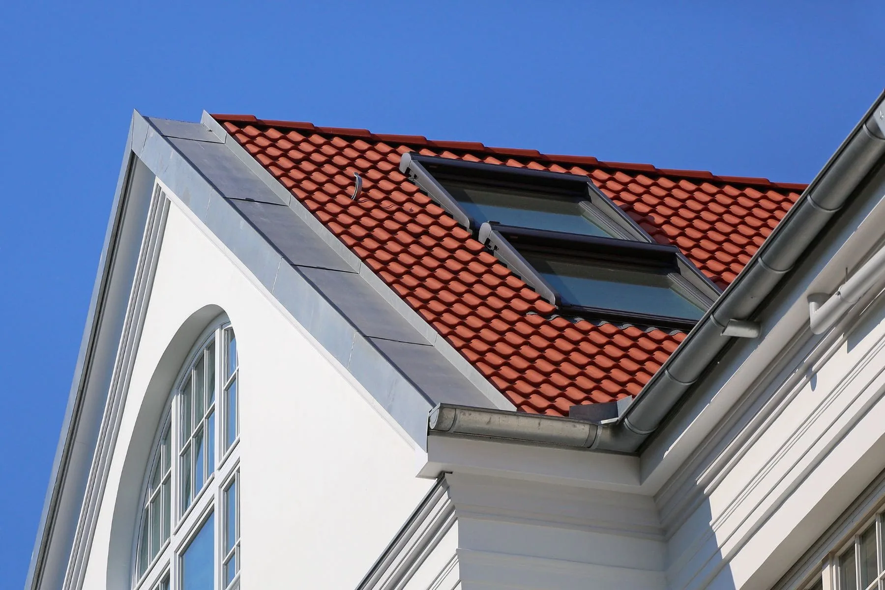 Roof skylights bringing daylight into a Wellington home